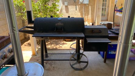 Smoker pit