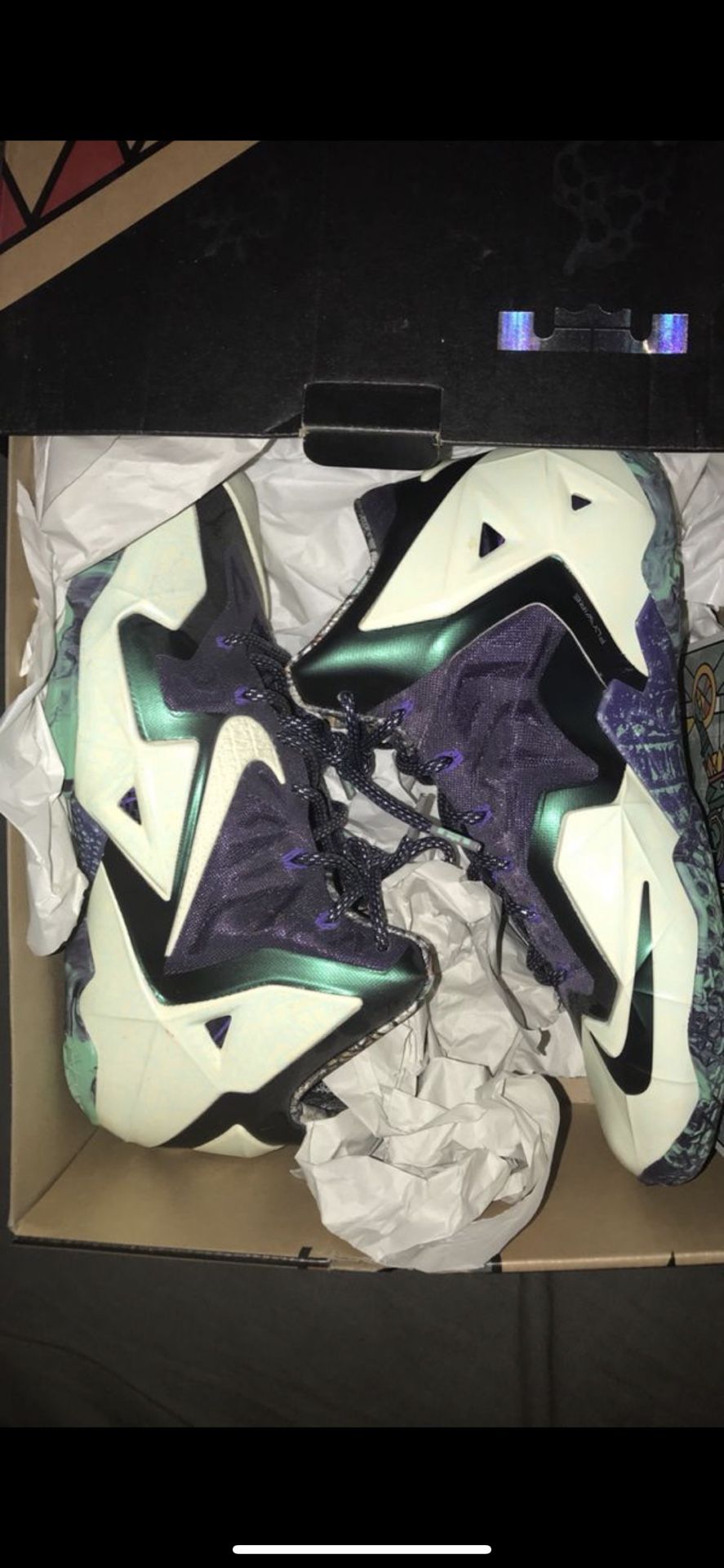 Christmas and AllStar LeBron 11s sz 11 for the low 📲 GREAT CONDITION