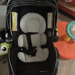 GRACO CAR SEAT