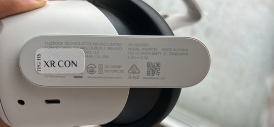 Meta Quest 2 128 GB VR Headset (All in One)