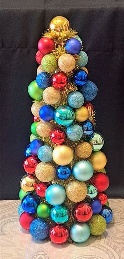 Merry Moments Ornament Tree