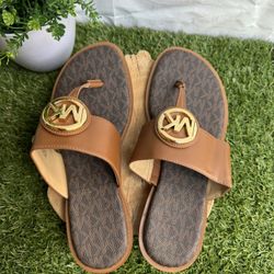 Michael Kors   KELLAN THONG LUGGAGE 6.5 Brown Leather Sandals with Gold Buckle