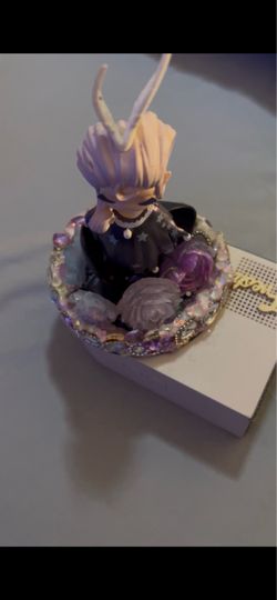 Animated Bluetooth speaker that spins