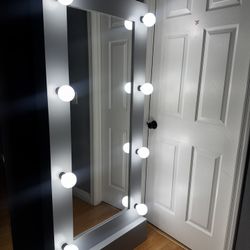 6ft Vanity Mirror w/ Lights & Outlet ✨