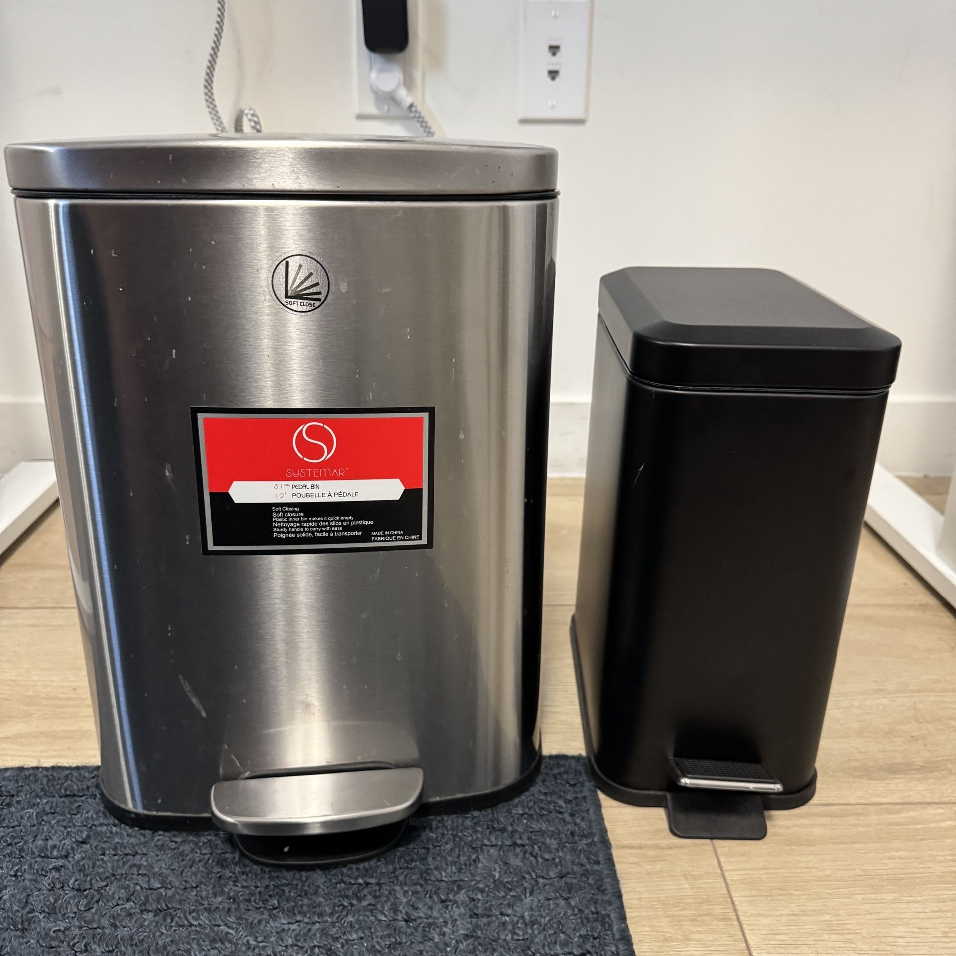 Trash Can (Metallic)