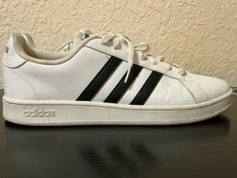 LOW TOP ADIDAS SIZE 12