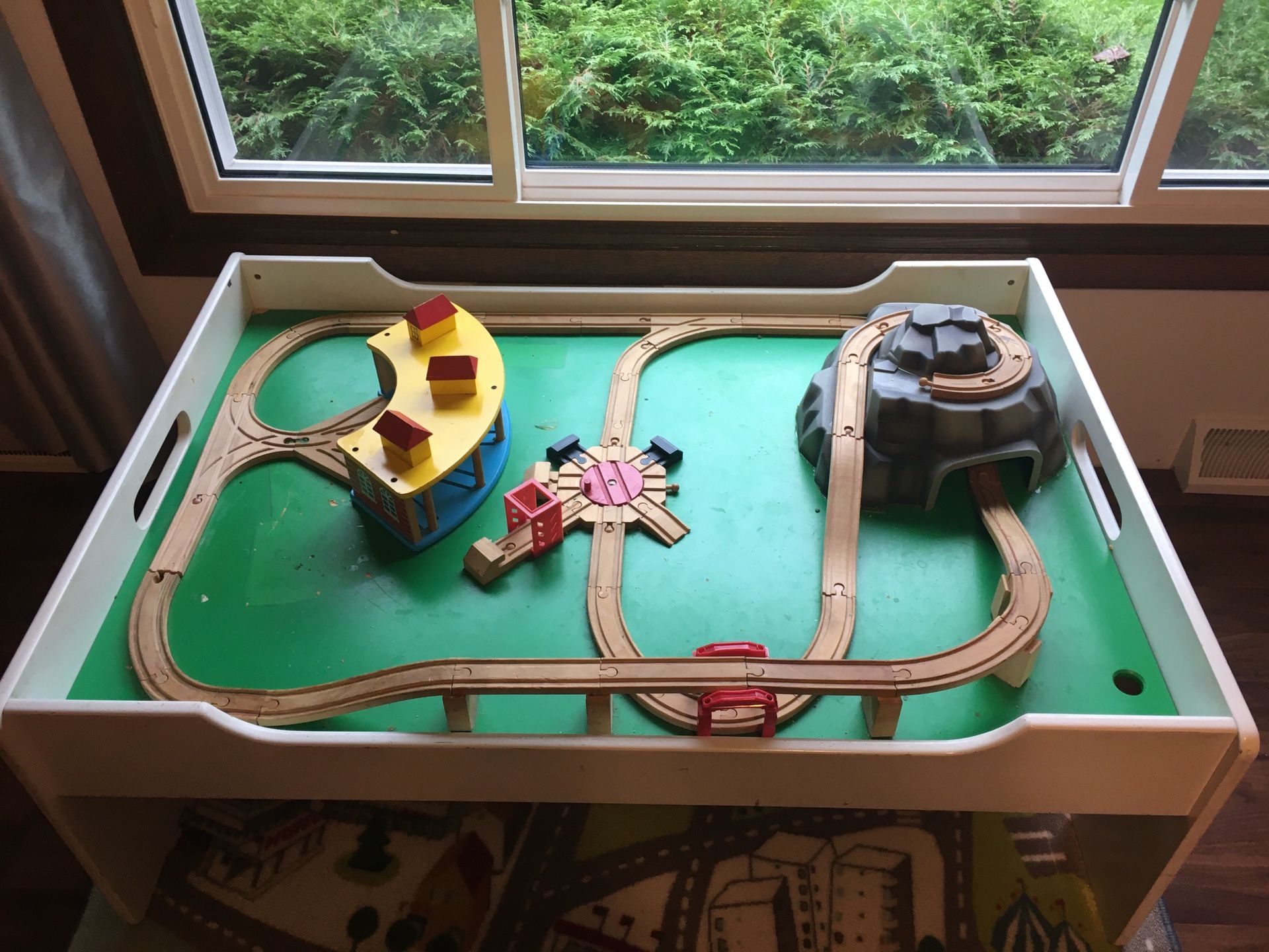 Train table with 2 drawers.