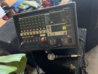 DJ Yamaha emx512sc with 2x speakers and cables
