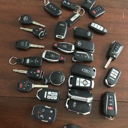 Bmw new key fob Lexus key fob Nissan key Jeep key Bentley key Toyota key fob
