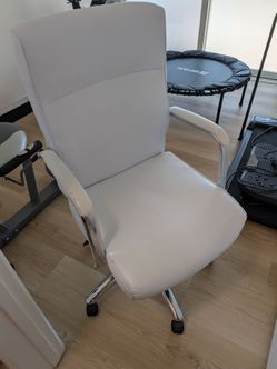 White computer chair