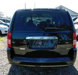 2008 Chrysler town and country