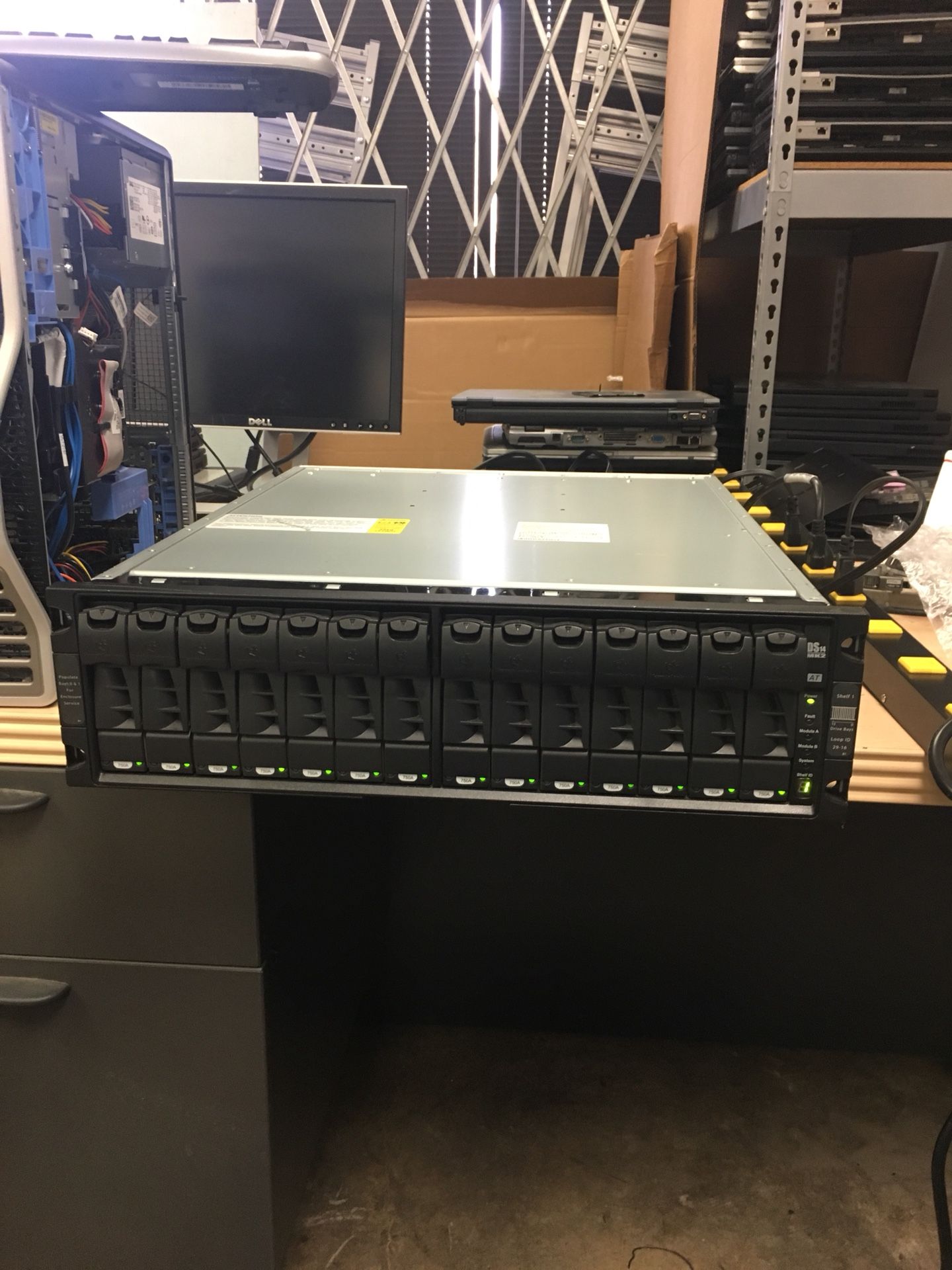 NETAPP RA-1402 SATA 14 BAY STORAGE DS14MK2 WITH 14 X 750GB = 10.5 TB