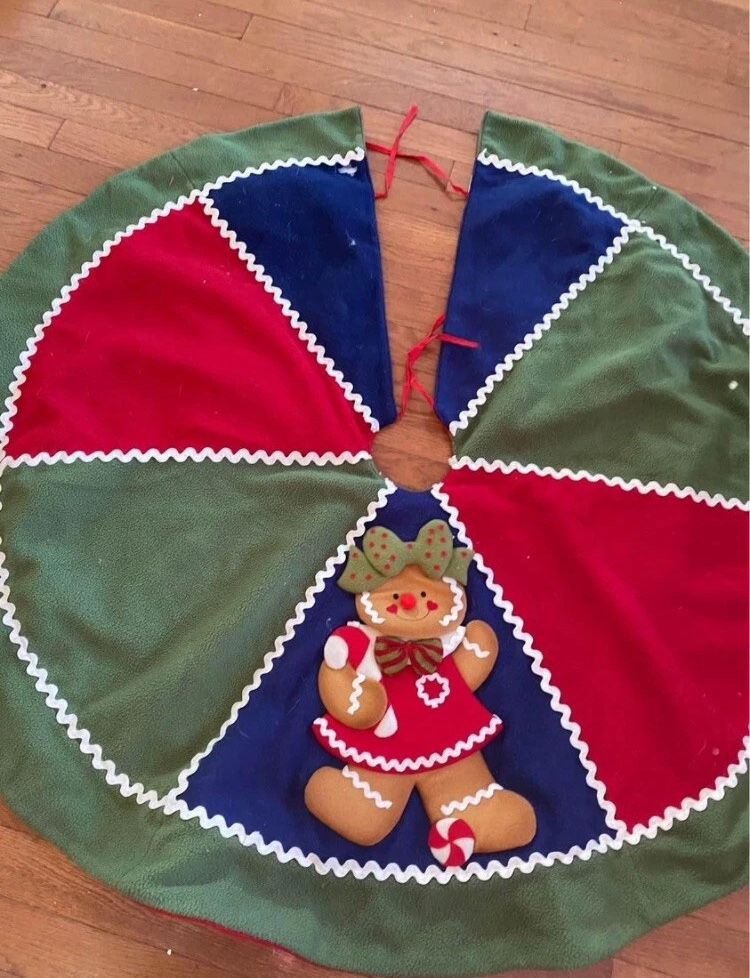 Vtg Reversible Gingerbread Girl Tree Skirt