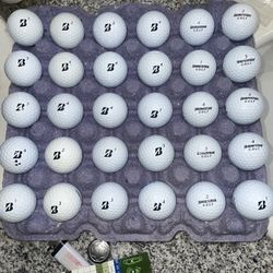 30 Bridgestone Golf Balls Like New