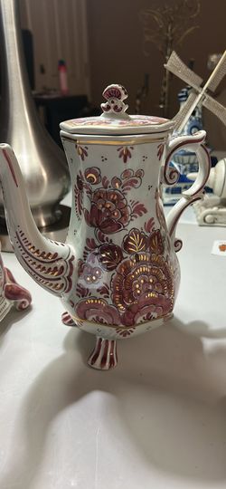 Vintage ceramic teapot warmer set