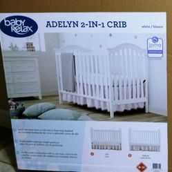 White 2 In 1 Baby Crib Never Used