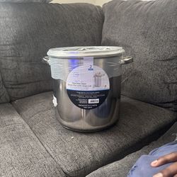 16 Qt Stainless Steel Stock Pot w/ Lid – Brand New