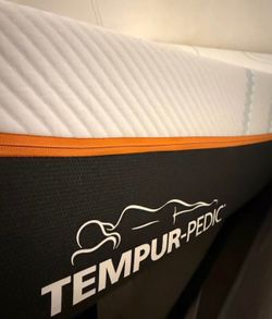 King tempur-pedic bed
