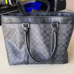 Coach Large Tote w/shoulder Strap
