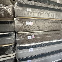 Queen Size Mattress Pillow Top 12"     new mattress.     All sizes available.     Same day delivery