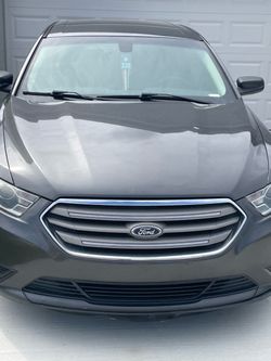 2017 Ford Taurus – Gray
