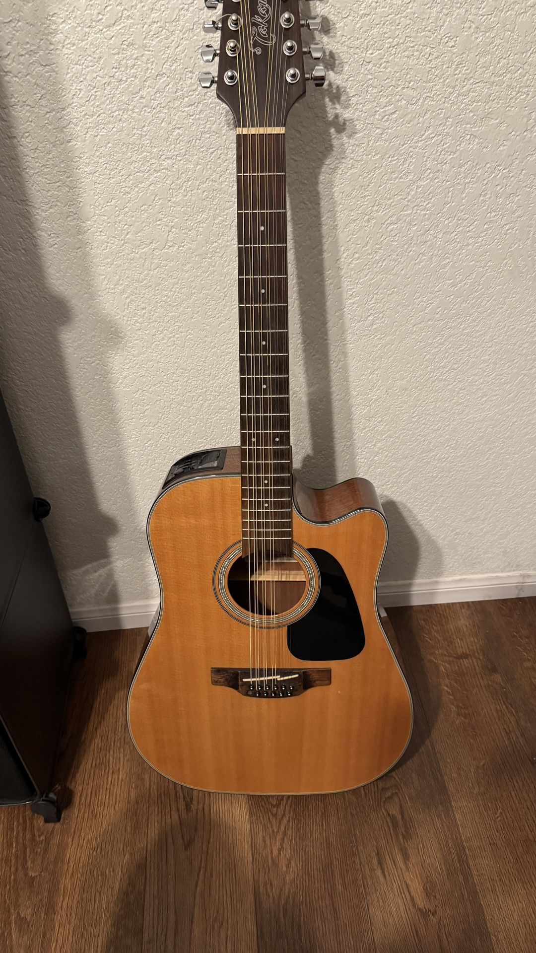 Takamine Acoustic-electric Guitar 