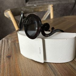 Prada Sunglasses Perfect Condition 