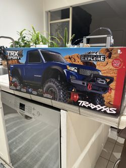 RC Truck Traxxas TRX 4 Sport With LCG Spacecraft Aluminum Frame New In Box 