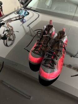 Nike Air Foamposite One Red Black Sneakers