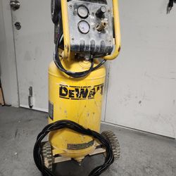 DeWalt 15 gallon 200 PSI air compressor