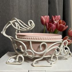 Princess House 2383 Pavillion Pink Bowl & Metal Bunny Conejo