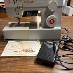 Singer Sewing Machine 4423 Heavy Duty