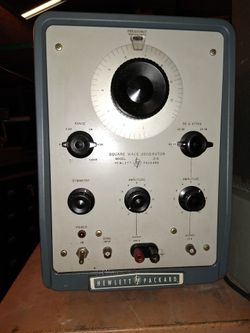 Square wave generator