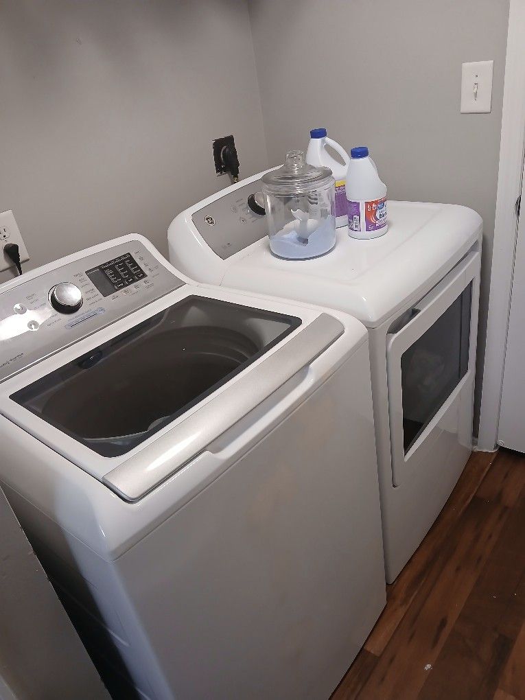 Washer And Dryer White GE
