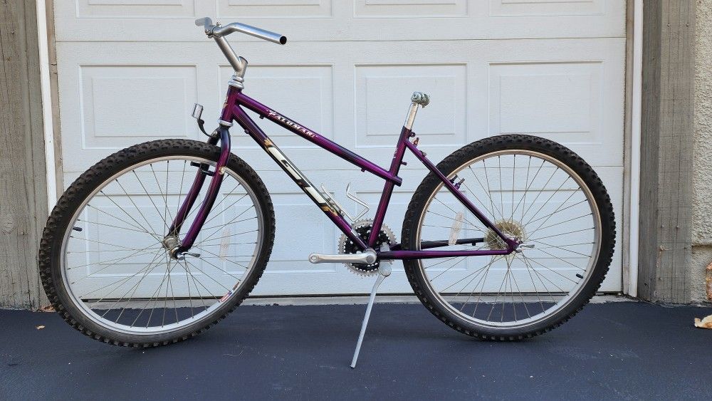 Gt Palomar Women's Mountain Bike GT Palomar Womens Bike