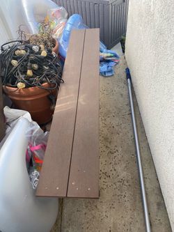Picnic Table with 2 matching benches