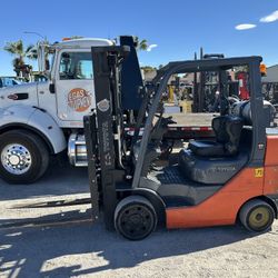 2013 TOYOTA 8FGCU30 FORKLIFT - 6k Kb cap - 3 Stage Mast