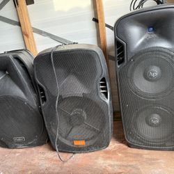 Speakers For Parties And Events - DJ