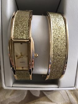 Women watch and bracelet