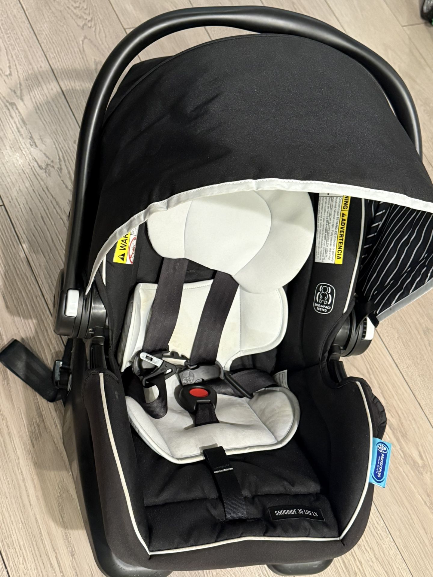 Graco Snugride 35 Infant Car Seat With Base