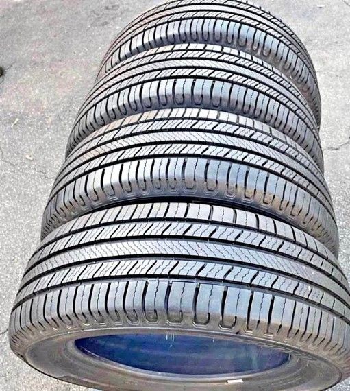 225 65 17 Michelin Tires Con 80% De Vida Las 4tires ⚡️✅️⚡️