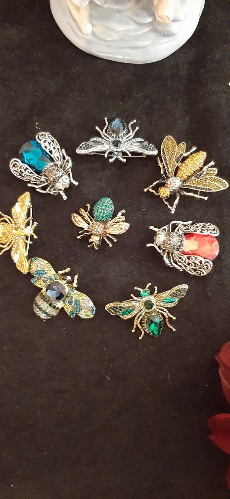 Colorful Bee Brooches!