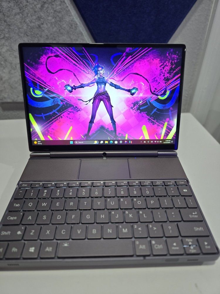 GPD Win Max 2 (AMD 7840u soc; 64Gb RAM; 2TB SSD; 4G LTE Connectivity)