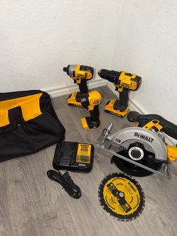 DEWALT 20V MAX 4-Tool Combo Kit Drill Driver, Impact, Circular Saw, and Flashlight