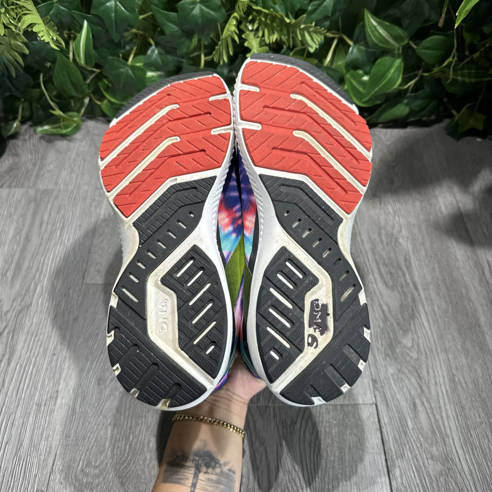 Brooks Launch 8 Running Shoes Tie Dye Women display picture 2