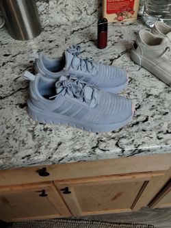 Adidas Blue And Pink Girls Size 5 Women's Size 6.5-7