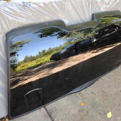 Rear Windshield For 03 Suburban 