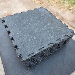 30pcs - 2'x2' interlocking workout mats