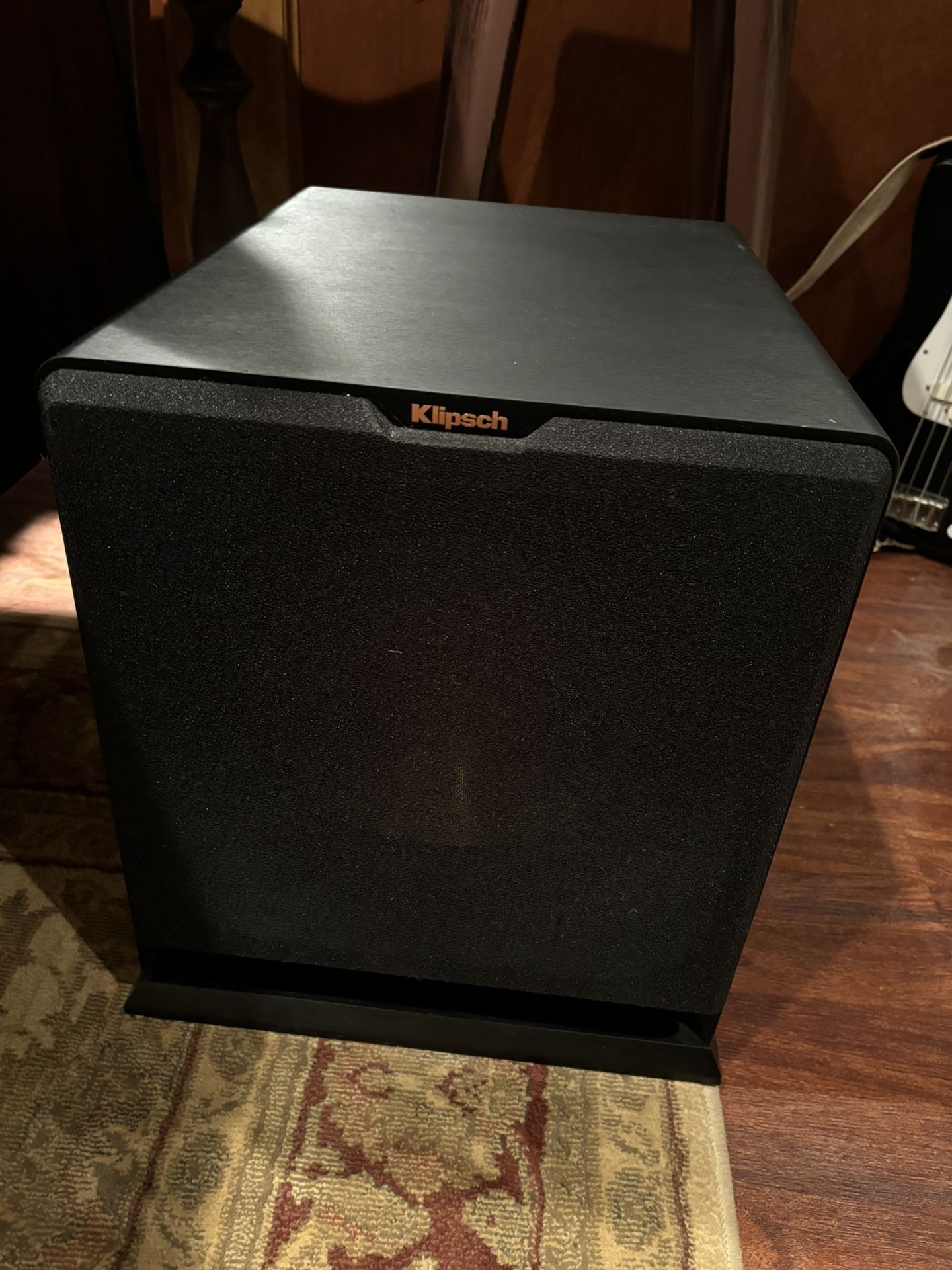 Klipsch 600 watt Sub Woofer ( No amp)