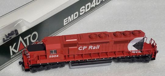 Kato N Scale 176-4906 CP Rail EMD SD40-2 Mid-Production Snoot Nose #5904 Boxed